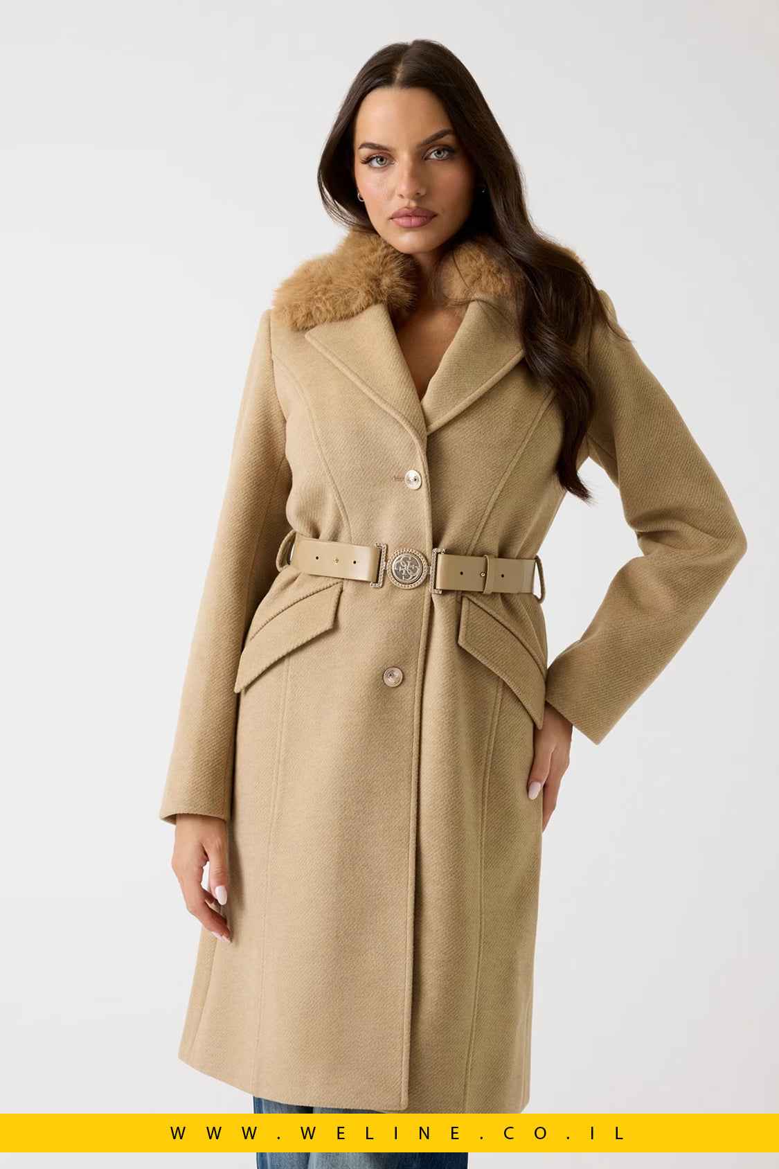 מעיל מידי דו־שכבתי עם חגורה ושיער סינתטי – Wool-Blend Belted Coat (חום בהיר)