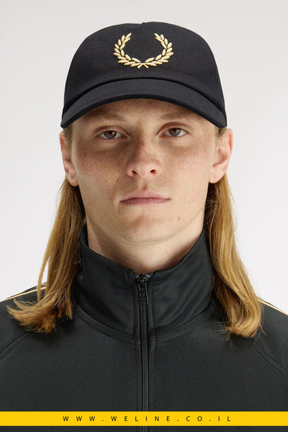 כובע Fred Perry Bold Embroidered Canvas Cap – צבע Black / Champagne |