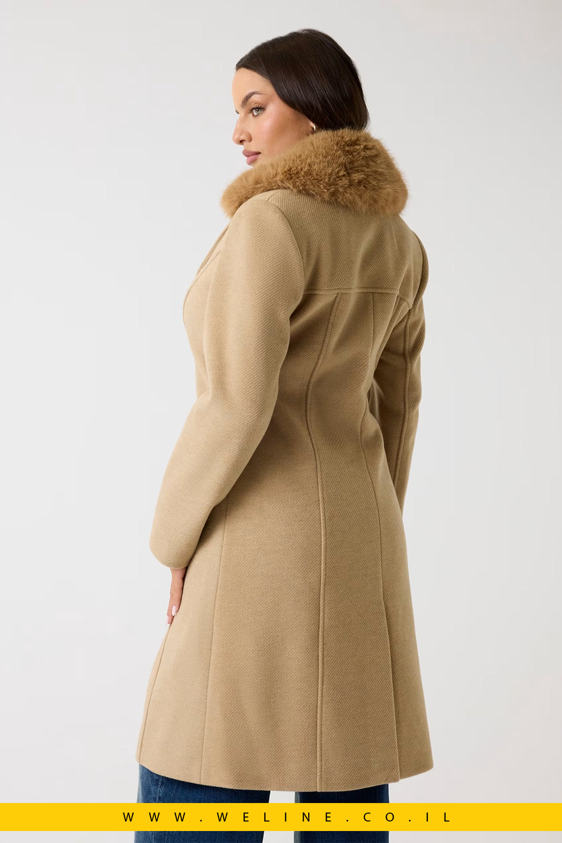 מעיל מידי דו־שכבתי עם חגורה ושיער סינתטי – Wool-Blend Belted Coat (חום בהיר)