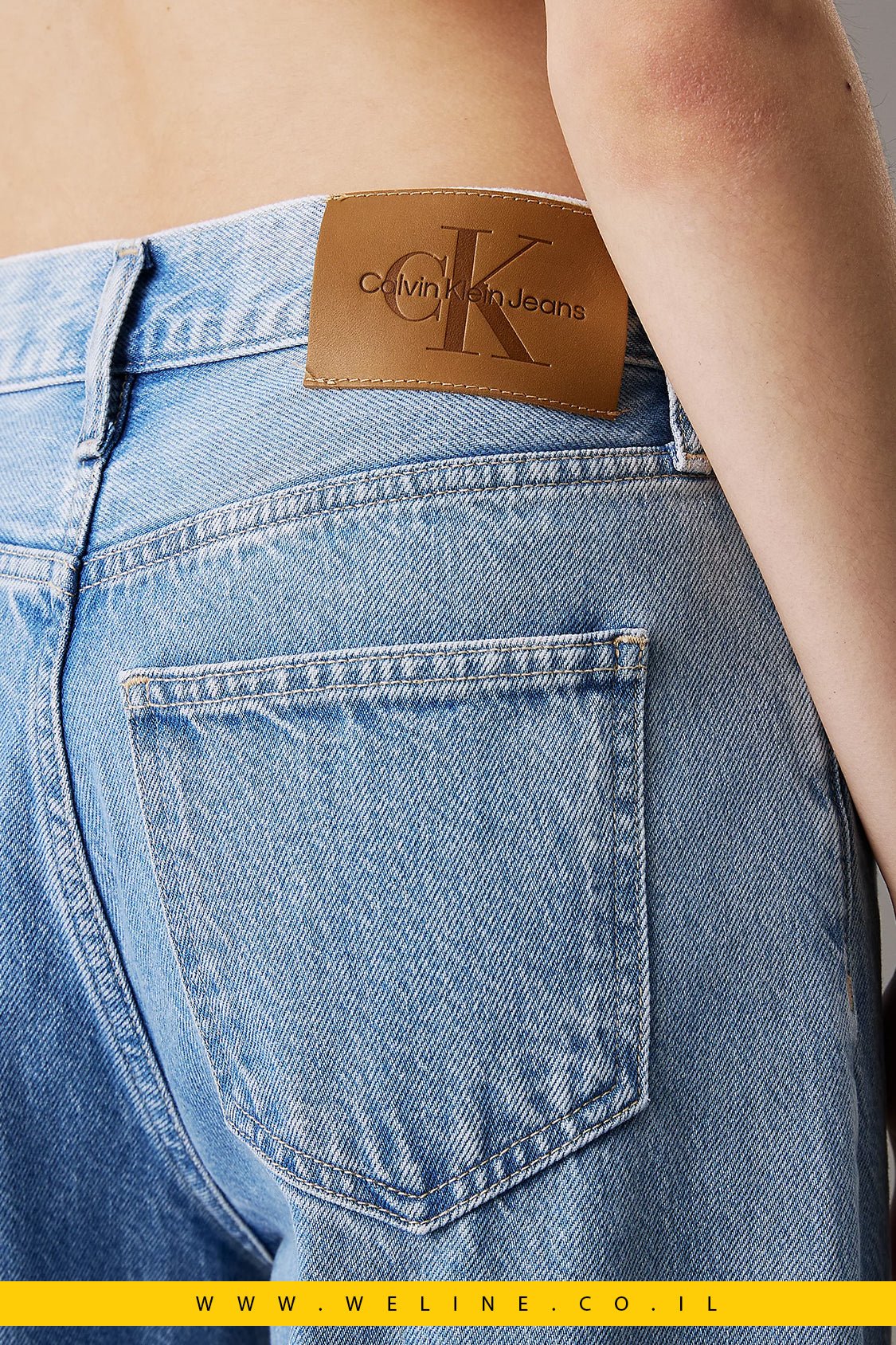 ג׳ינס נשים בגזרת Barrel מותן גבוהה – Calvin Klein - WELINE.CO.IL