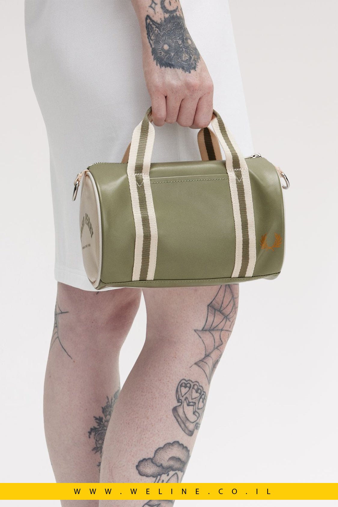 תיק קלאסי קטן בסגנון Barrel – Fred Perry - WELINE.CO.IL