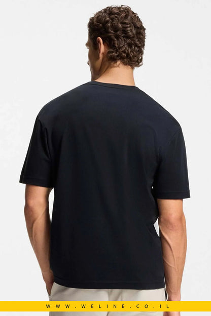 טי - שירט BOSS לגברים Tennis Artwork Pima Cotton – צבע כחול כהה - WELINE.CO.IL