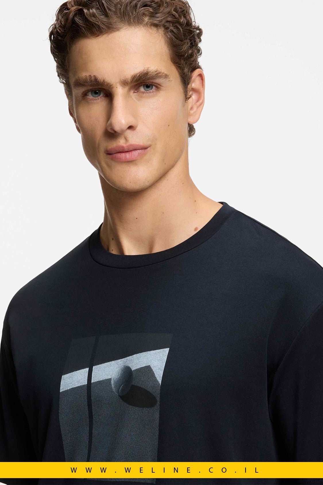 טי - שירט BOSS לגברים Tennis Artwork Pima Cotton – צבע כחול כהה - WELINE.CO.IL