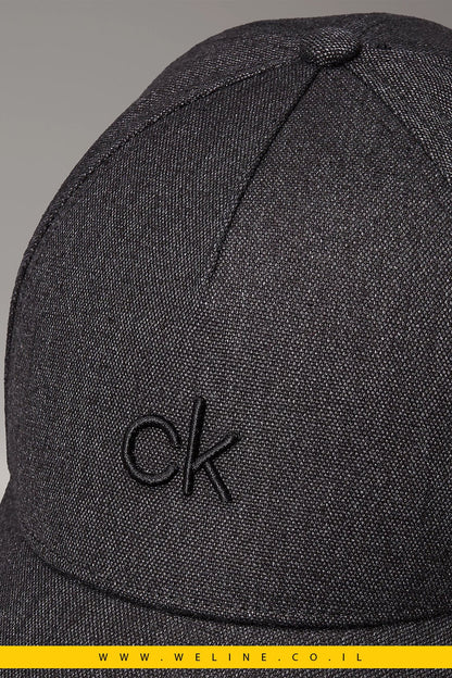 כובע מצחייה מבד פשתן - פוליאסטר עם לוגו רקום – Calvin Klein - WELINE.CO.IL