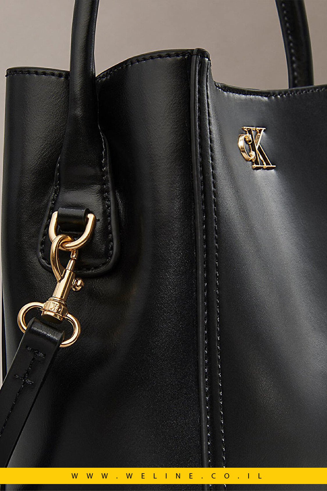 תיק כתף Calvin Klein עם לוגו מובלט - WELINE.CO.IL
