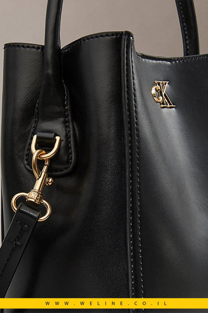 תיק כתף Calvin Klein עם לוגו מובלט - WELINE.CO.IL