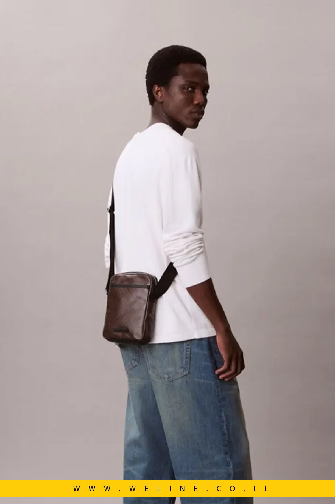 תיק צד Calvin Klein Allover Emblem Logo Reporter Bag - WELINE.CO.IL