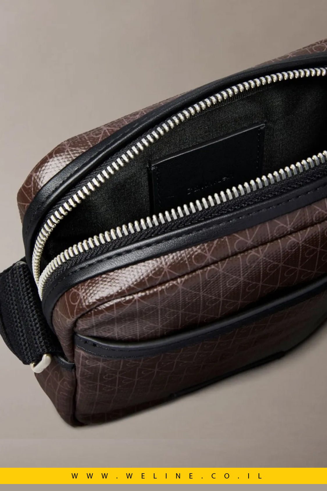 תיק צד Calvin Klein Allover Emblem Logo Reporter Bag - WELINE.CO.IL