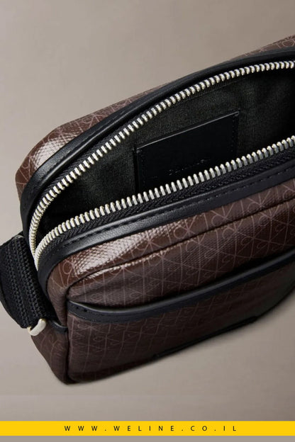 תיק צד Calvin Klein Allover Emblem Logo Reporter Bag - WELINE.CO.IL