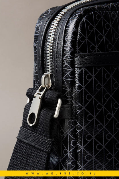 תיק צד Calvin Klein Allover Emblem Logo Reporter Bag - WELINE.CO.IL