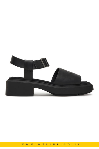 סנדלי נשים Calvin Klein Chunky Leather – צבע שחור מלא (Triple Black) - WELINE.CO.IL