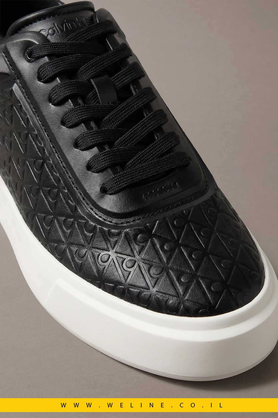 נעלי סניקרס גברים Calvin Klein Embossed Emblem Logo Trainers - WELINE.CO.IL