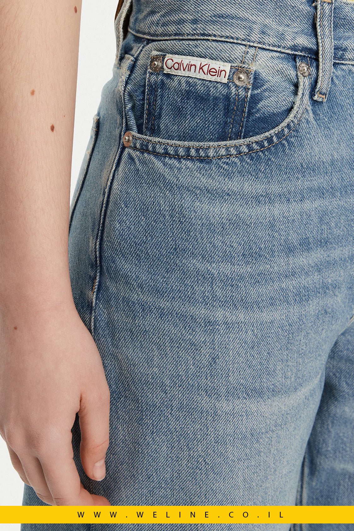 ג'ינס נשים Calvin Klein Jeans - גזרה ישרה בגוון כחול - WELINE.CO.IL