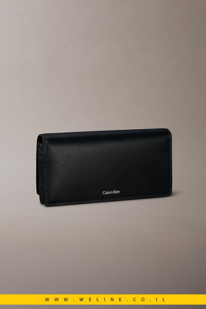 ארנק עור לנשים – Calvin Klein – Monogram Logo Emblem Bifold Wallet - WELINE.CO.IL