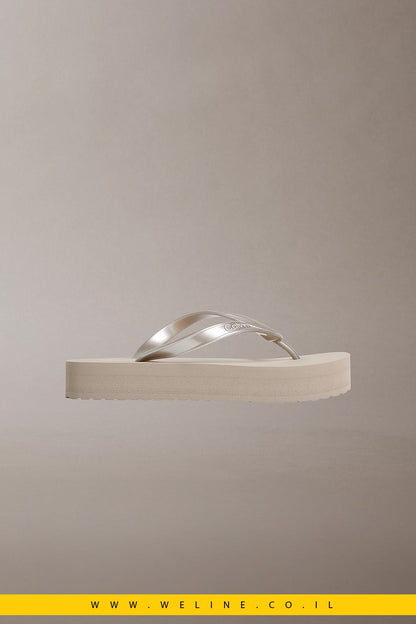 כפכפי אצבע פלטפורמה נשים Calvin Klein Pearlised – צבע Desert Taupe - WELINE.CO.IL
