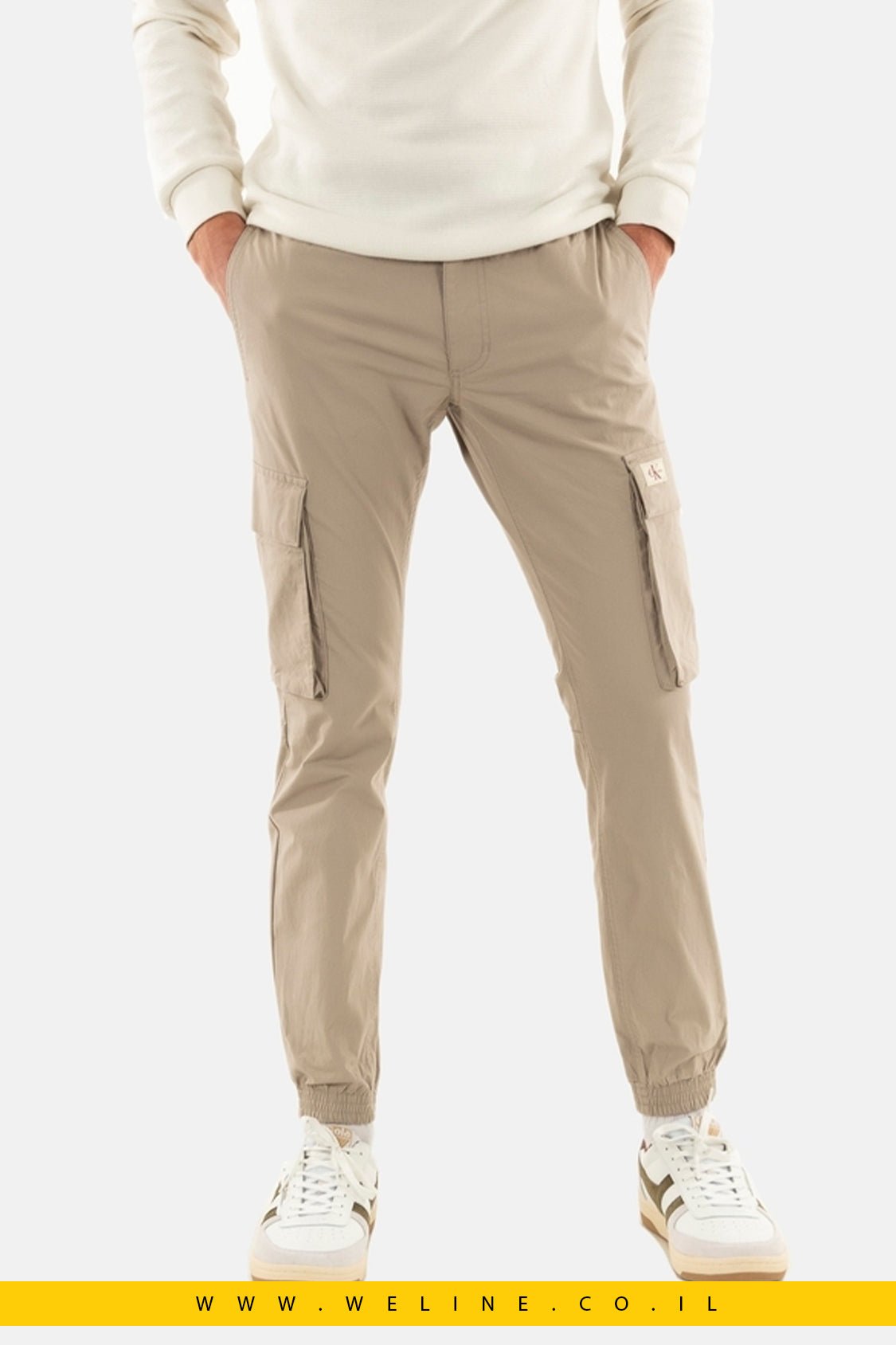 מכנסי קרגו סקיני לגברים Calvin Klein Skinny Cargo בצבע בז' - WELINE.CO.IL