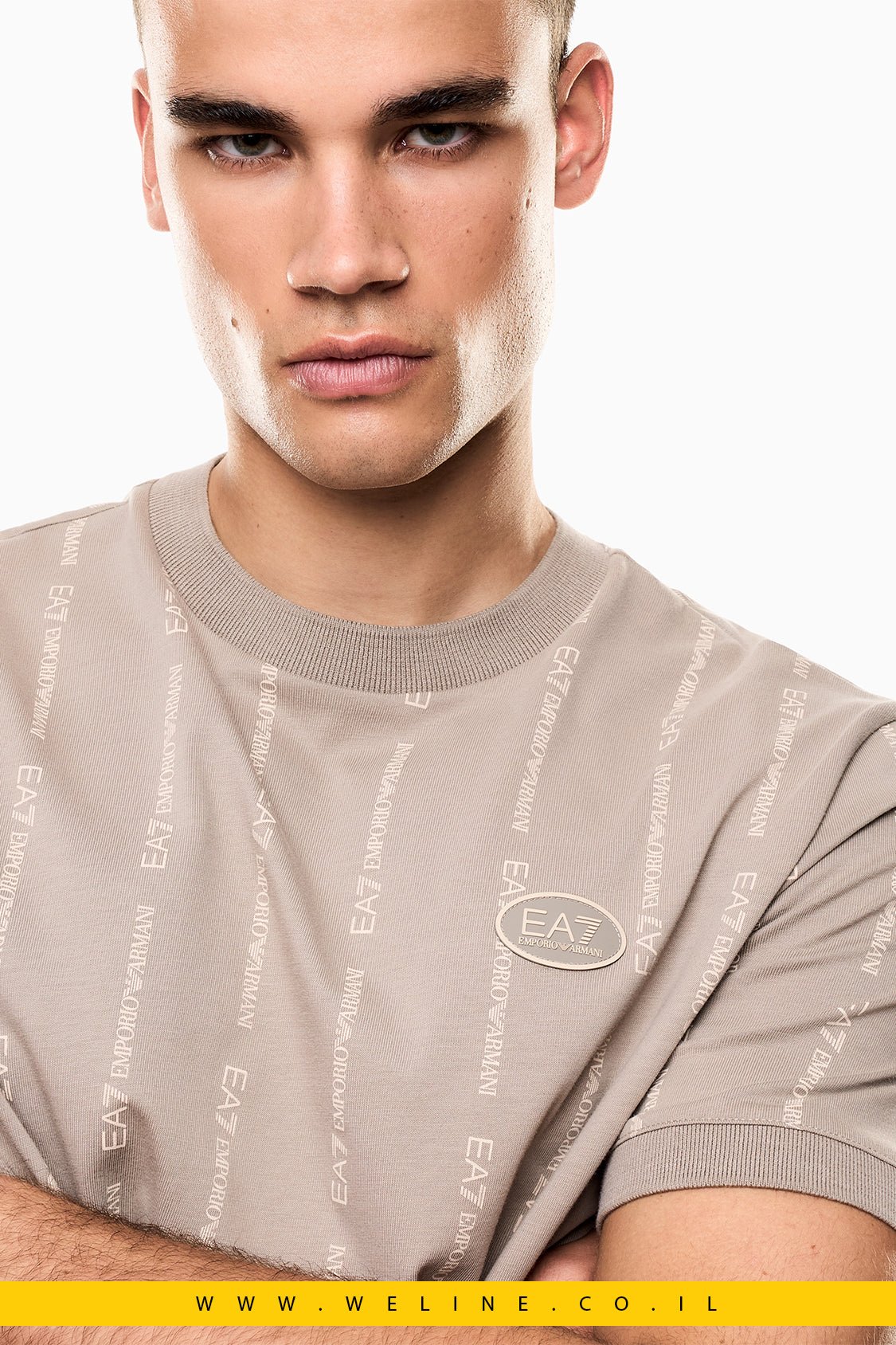 טי - שירט ייחודית EA7 Emporio Armani בגוון בז' אלגנטי - WELINE.CO.IL