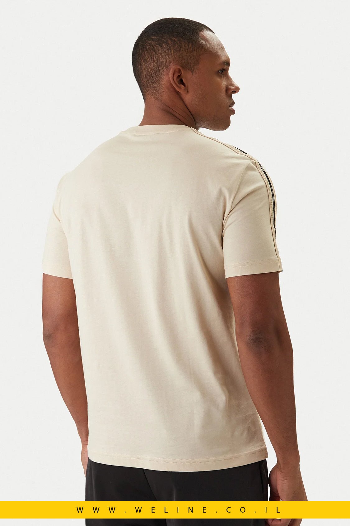 חולצת טי לגברים מבית EA7 Emporio Armani בגזרת Regular Fit - WELINE.CO.IL