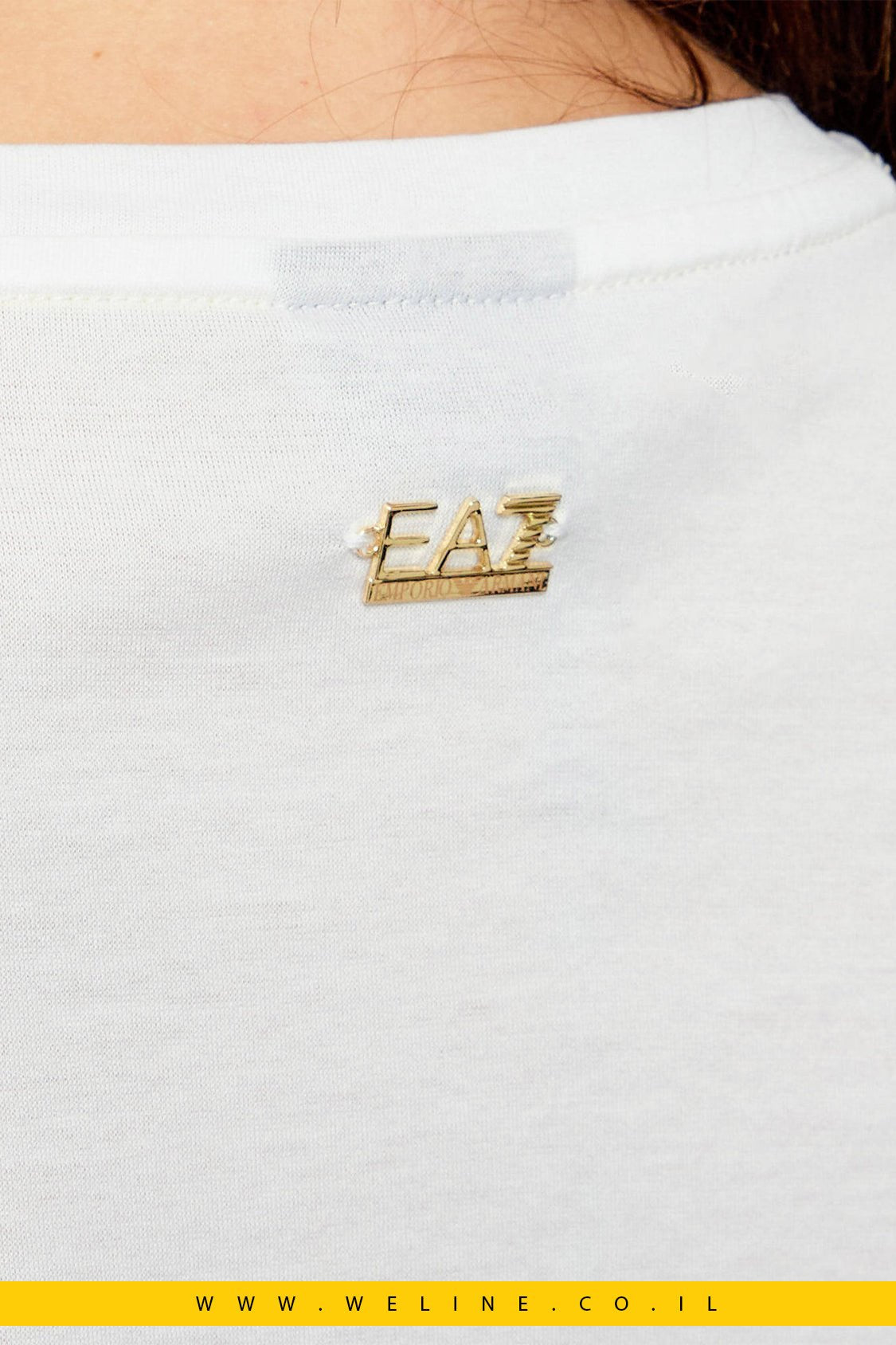 כותרת חולצת טי לנשים EA7 Emporio Armani Regular Fit – צבע לבן - WELINE.CO.IL