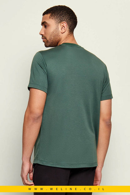 חולצת טי גברים EA7 Regular Fit – צבע ירוק - WELINE.CO.IL