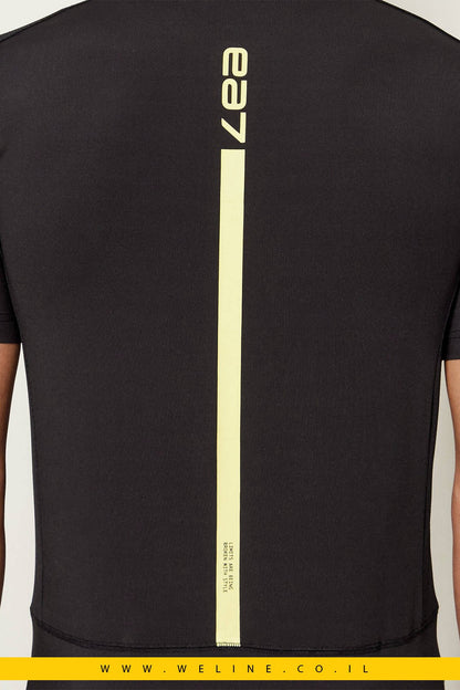 חולצת טי לגברים מבית EA7 בגזרת Slim Fit - WELINE.CO.IL