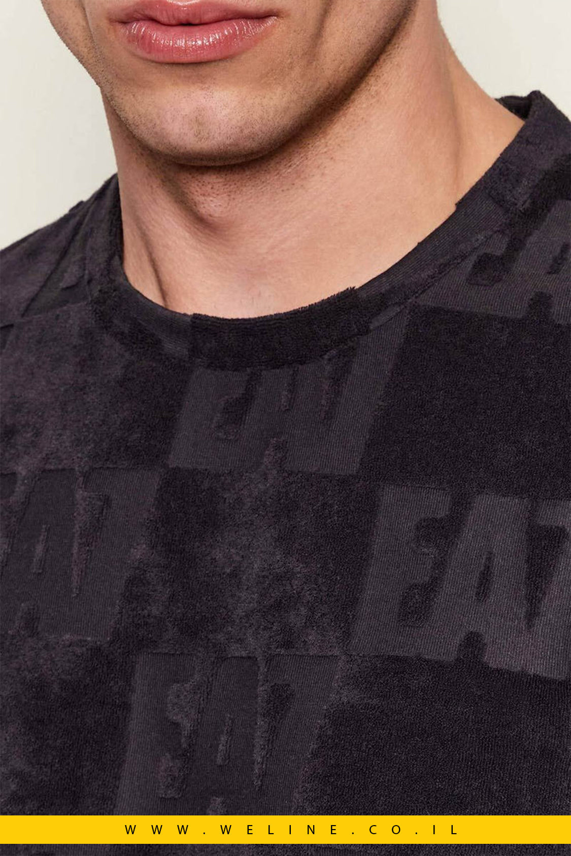 חולצת טי גברים Emporio Armani – צבע שחור - WELINE.CO.IL
