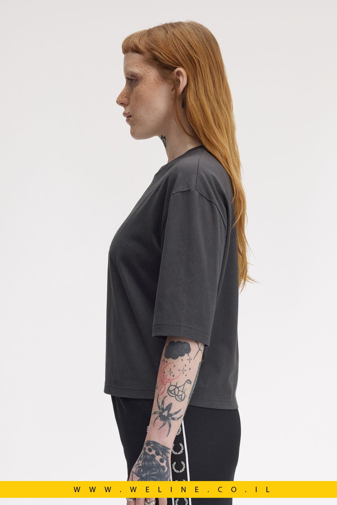 חולצת טי לנשים Fred Perry - WELINE.CO.IL