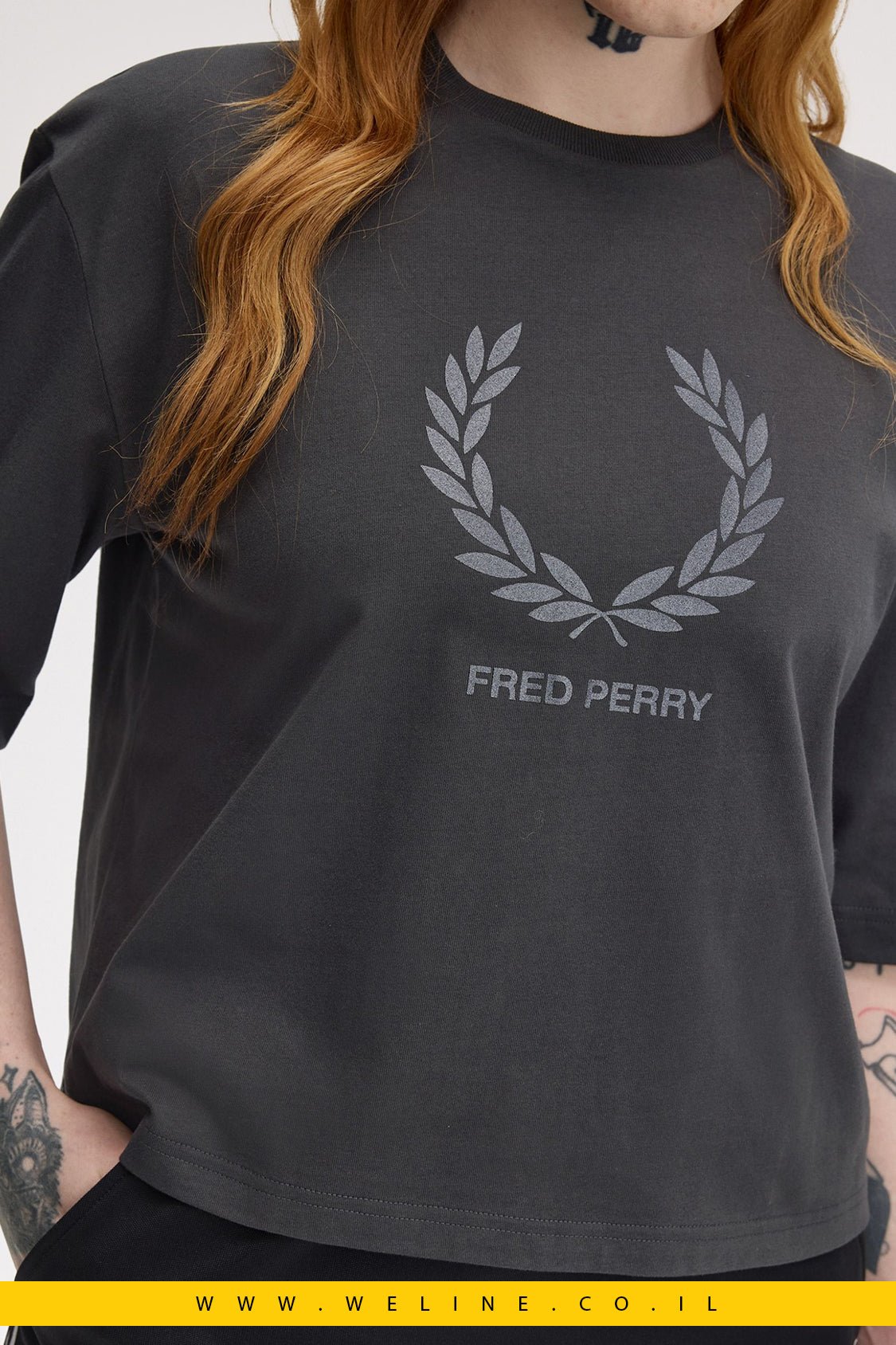 חולצת טי לנשים Fred Perry - WELINE.CO.IL