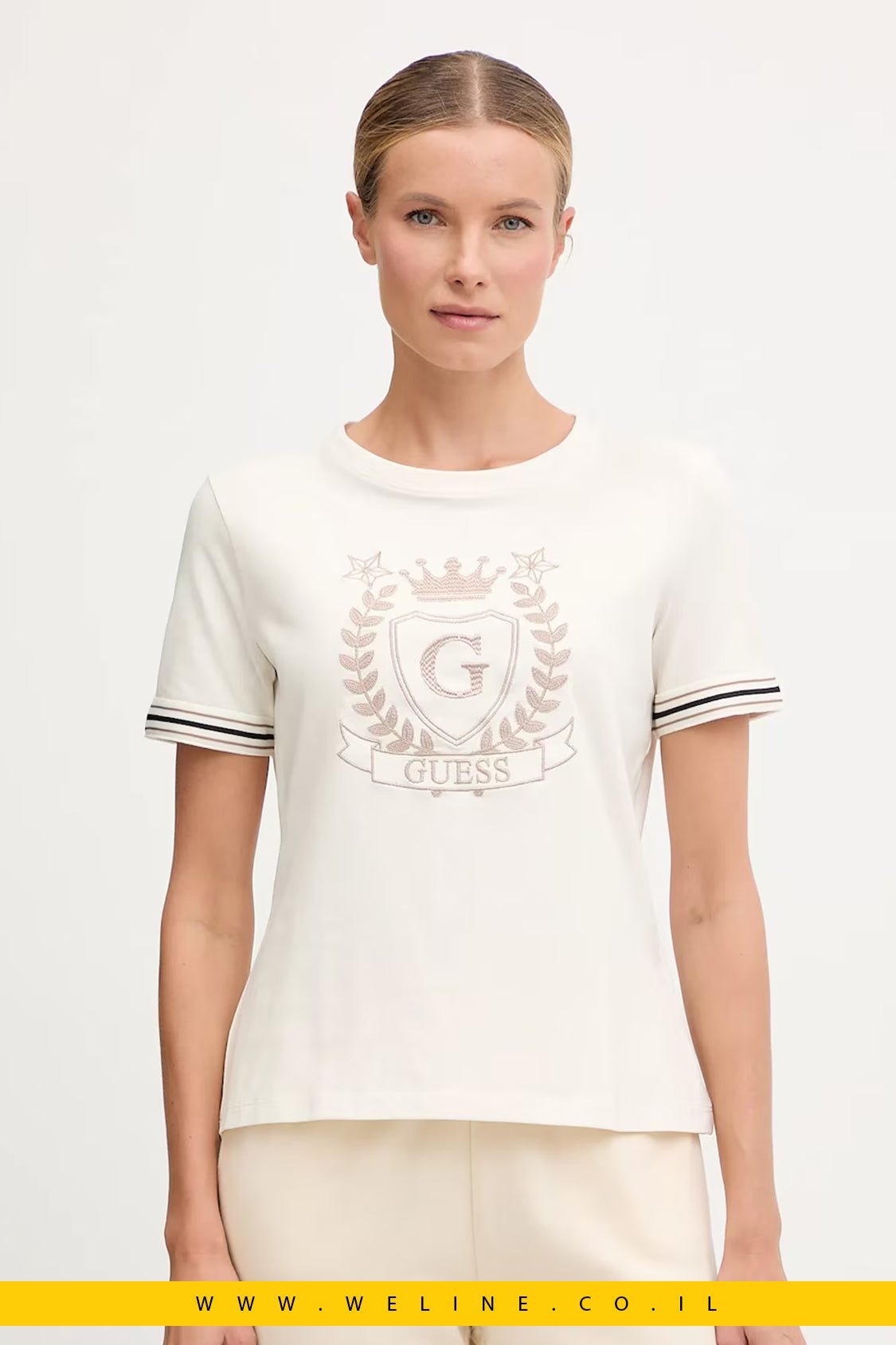 חולצת טי נשים Guess MURIEL Regular Fit – צבע בז' - WELINE.CO.IL