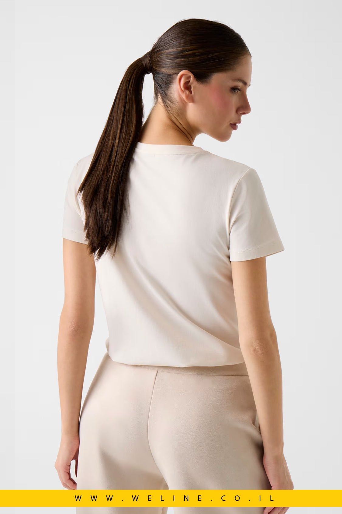 חולצת טי נשים GUESS Printed Logo – צבע לבן | דגם - WELINE.CO.IL
