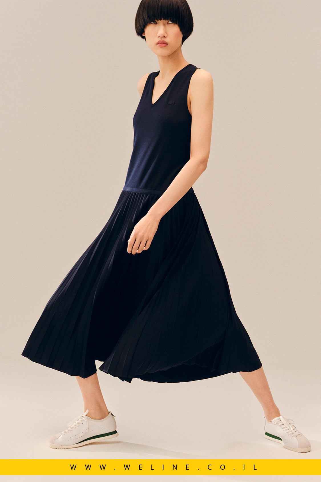 שמלת מקסי נשים Lacoste Pleated Sleeveless – צבע כחול כהה (Midnight Blue) - WELINE.CO.IL