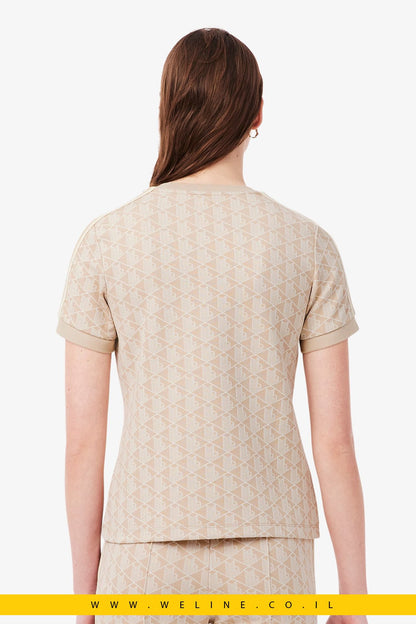 חולצת טי נשים Lacoste Slim Fit Monogram – צבע בז' / לבן - WELINE.CO.IL