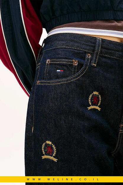 כותרת ג’ינס נשים Mia Crest Embroidery Relaxed Straight Leg – Tommy Jeans - WELINE.CO.IL