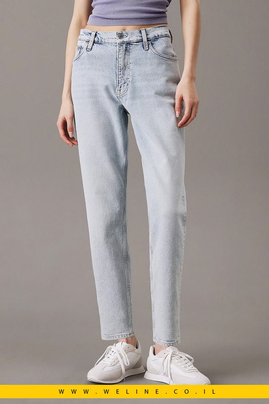 ג'ינס נשים בגזרת Mom של Calvin Klein – גזרה גבוהה ורגל צרה - WELINE.CO.IL