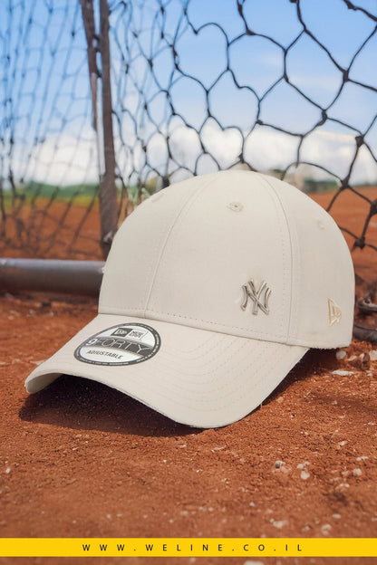 כובע מצחייה New Era Flawless 940 NYY בצבע בז' - WELINE.CO.IL