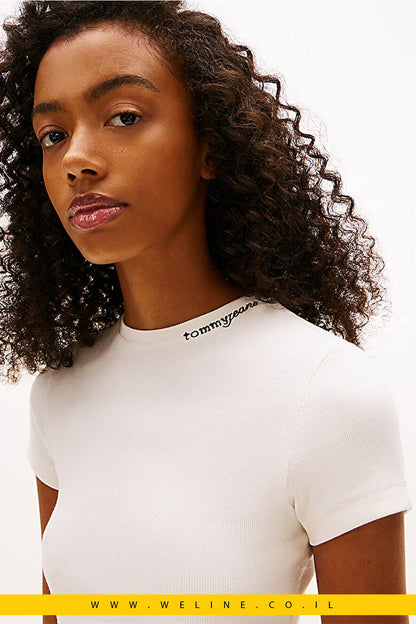 טי - שירט נשים TJW Slim – Tommy Jeans | צבע לבן - WELINE.CO.IL