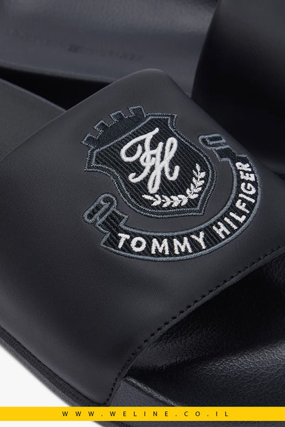 כפכפי גברים Tommy Hilfiger Crest Appliqué Pool Slides – צבע שחור - WELINE.CO.IL