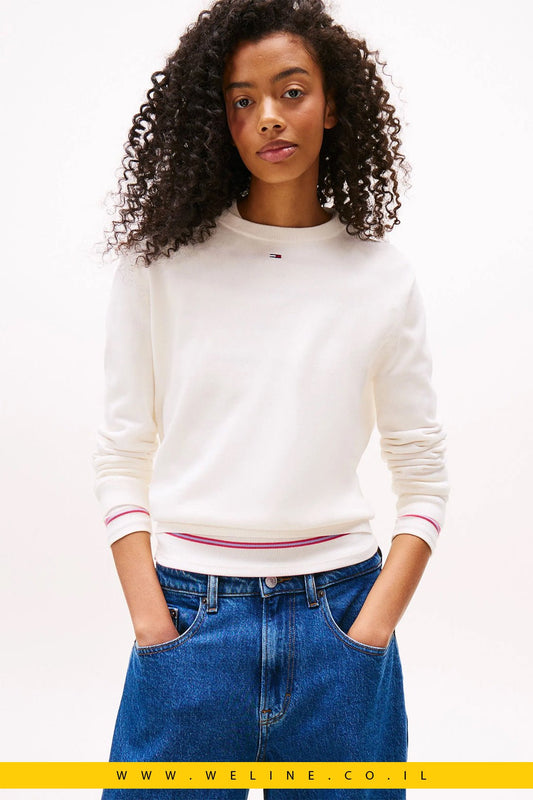 סוודר נשים עם דגל רקום וצווארון קלאסי – Tommy Jeans - WELINE.CO.IL