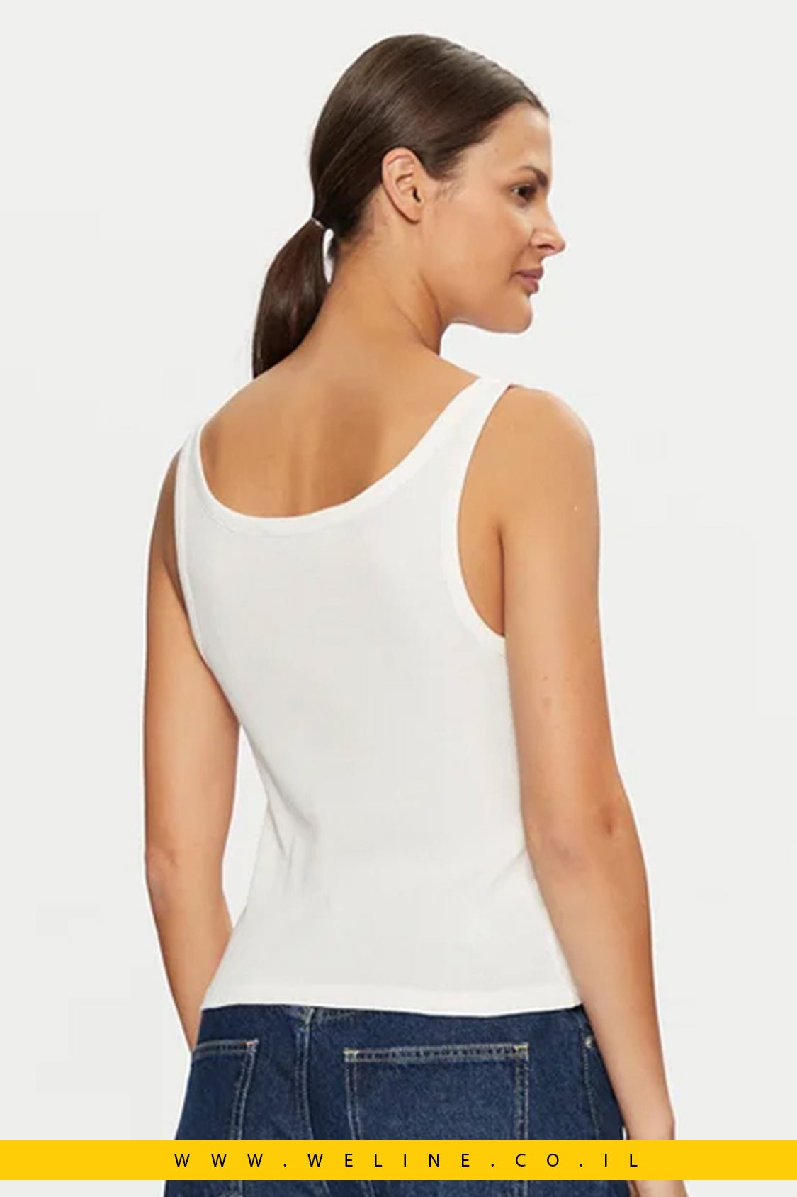 גופיית נשים Tommy Jeans Slim Button Sleeveless Blouse – צבע לבן - WELINE.CO.IL