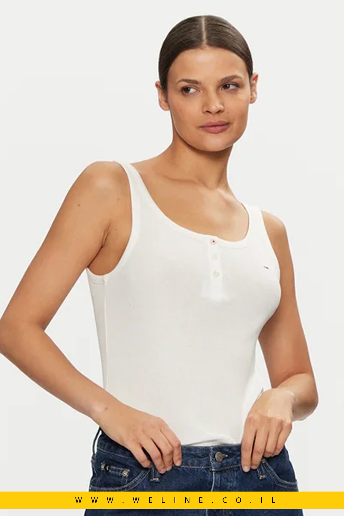 גופיית נשים Tommy Jeans Slim Button Sleeveless Blouse – צבע לבן - WELINE.CO.IL