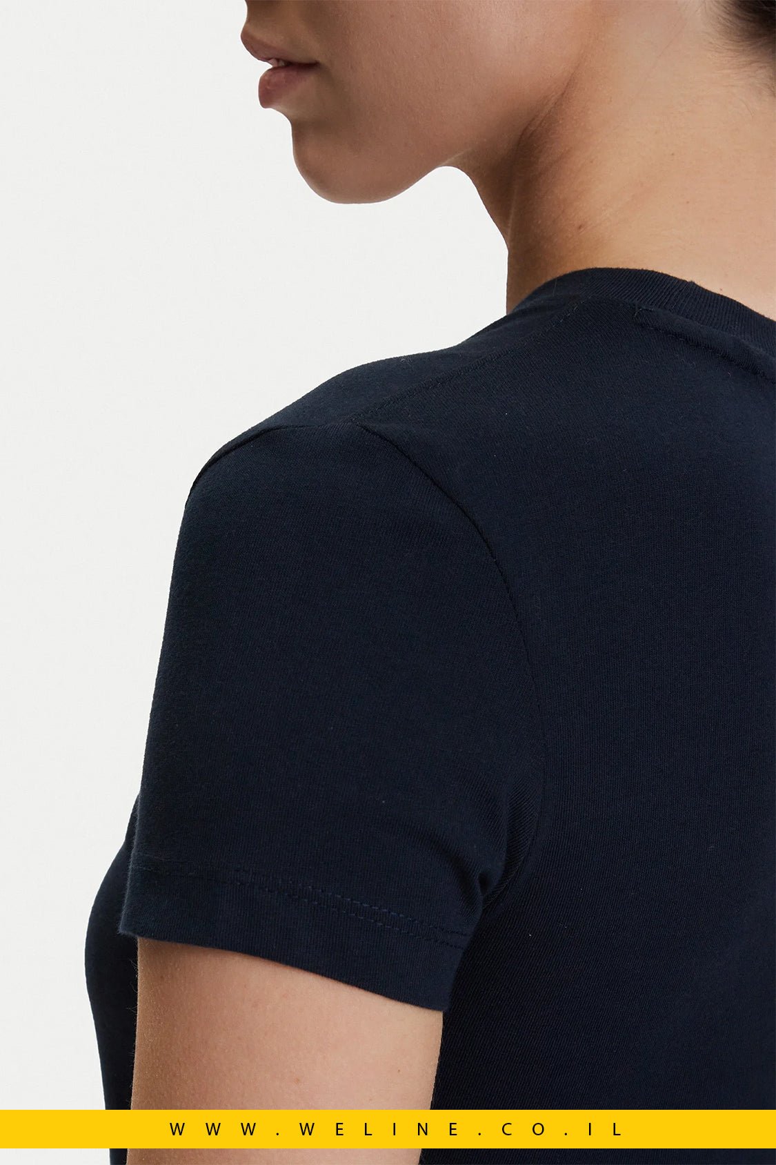 חולצת טי נשים Tommy Jeans Slim עם Wavy Flag – צבע כחול כהה - WELINE.CO.IL