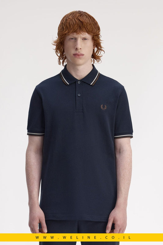 חולצת הפולו האייקונית דגם ה־Twin Tipped - The Fred Perry Shirt - WELINE.CO.IL